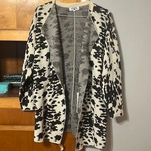 Great Condition Western Crazy Train Cow Print Cardigan. Size Meduim
